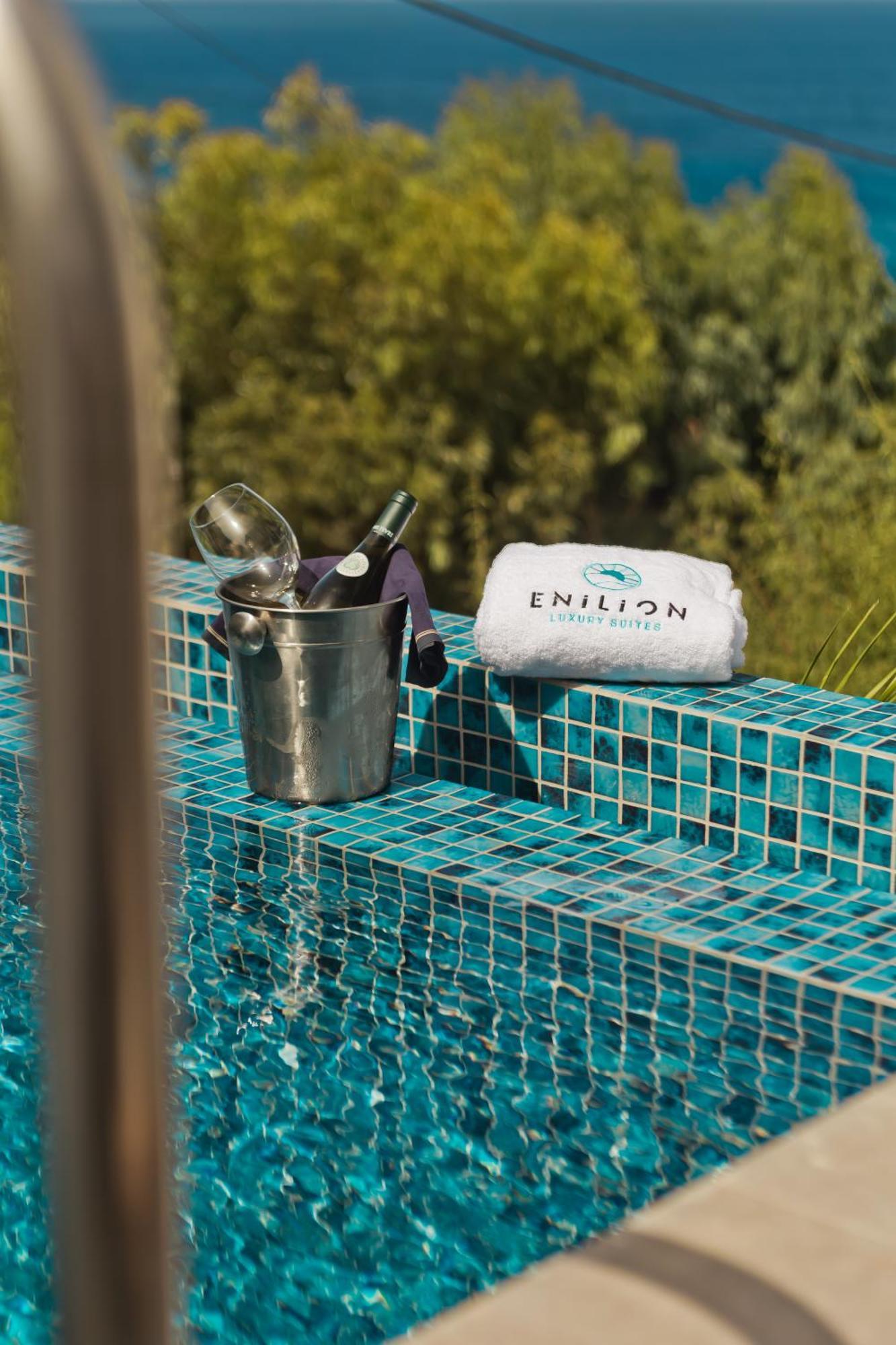 Enilion Luxury Suites Kyra Panagia Exterior foto